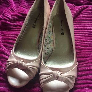 American eagle baby pink kitten heels
